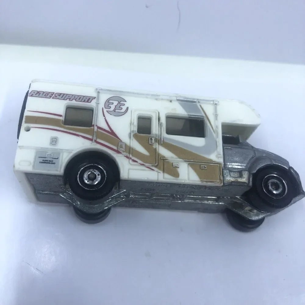 2008 Mattel Matchbox MBX Motor Home / Race Support 33